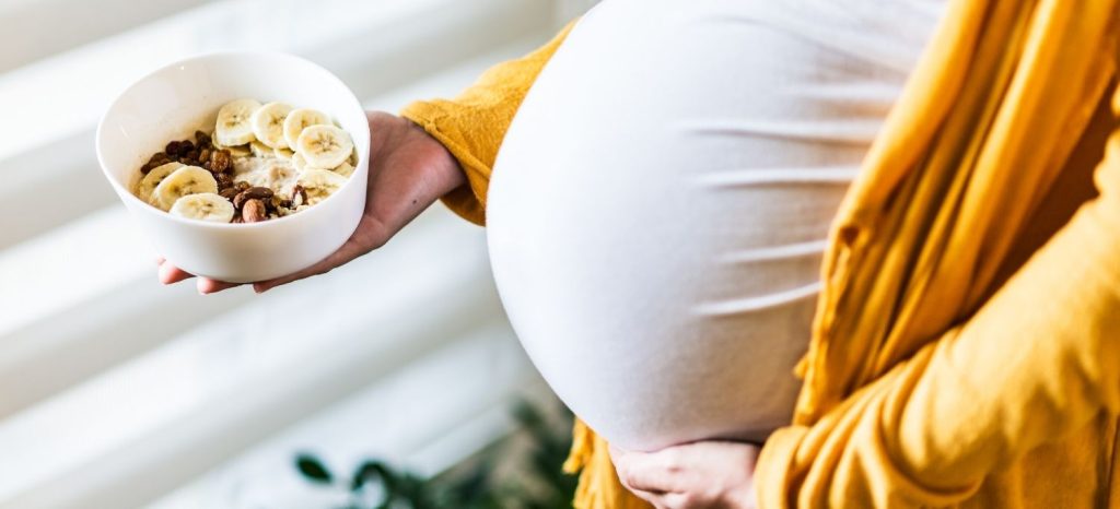 Gesunde Ernährung in der Schwangerschaft mit dem Ernährungsprogramm von rund8fit, entworfen von MissBroccoli.